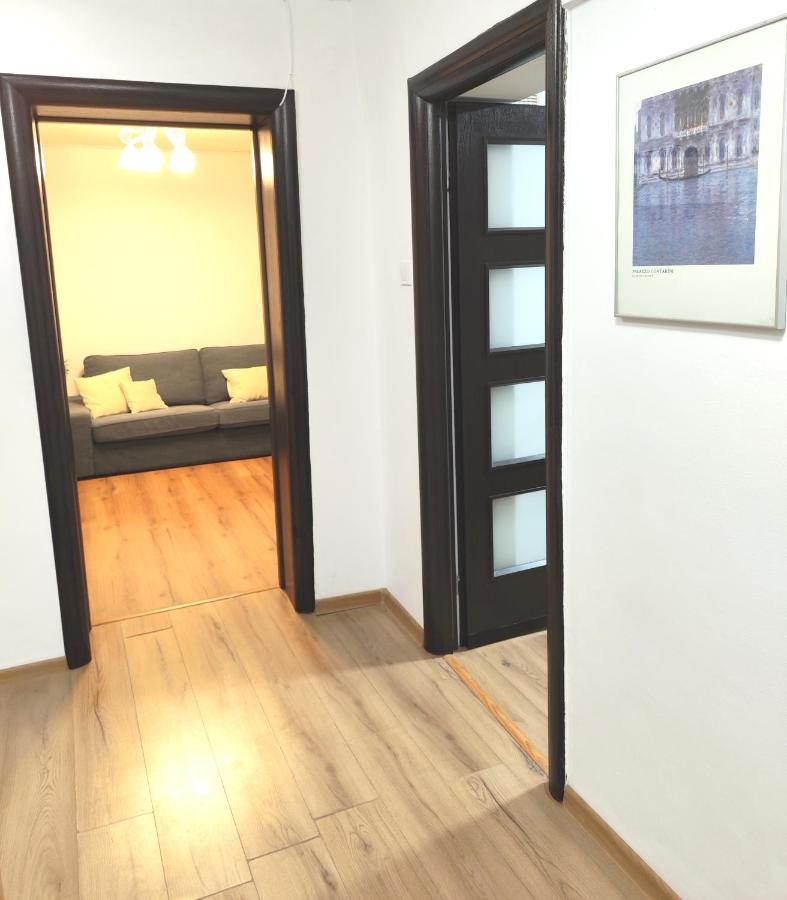 Platinum Apartment - Apartament Cu 3 Camere, 2 Dormitoare, 2 Bai, Bucatarie Complet Utilata, 2 Balcoane Bucarest Exterior foto