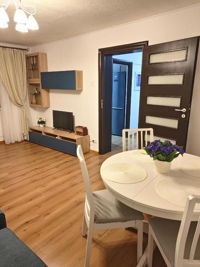 Platinum Apartment - Apartament Cu 3 Camere, 2 Dormitoare, 2 Bai, Bucatarie Complet Utilata, 2 Balcoane Bucarest Exterior foto